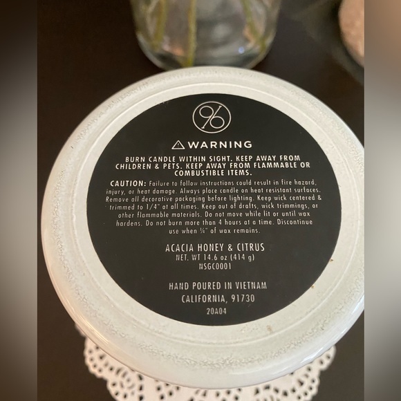 🆕🕯️ RARE NINETY-SIX “ACACIA HONEY & CITRUS” 14.6OZ SCENTED CANDLE. NEVER USED! - Picture 7 of 8
